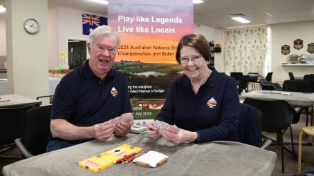 Murray Paterson and Anne Tonna playing bridge at Orange Bridge Club. Picture by Carla Freedman. 
