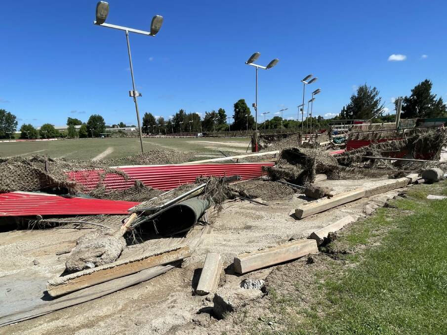 Construction of Kennerson Park in Bathurst. Picture by the Western Advocate. 