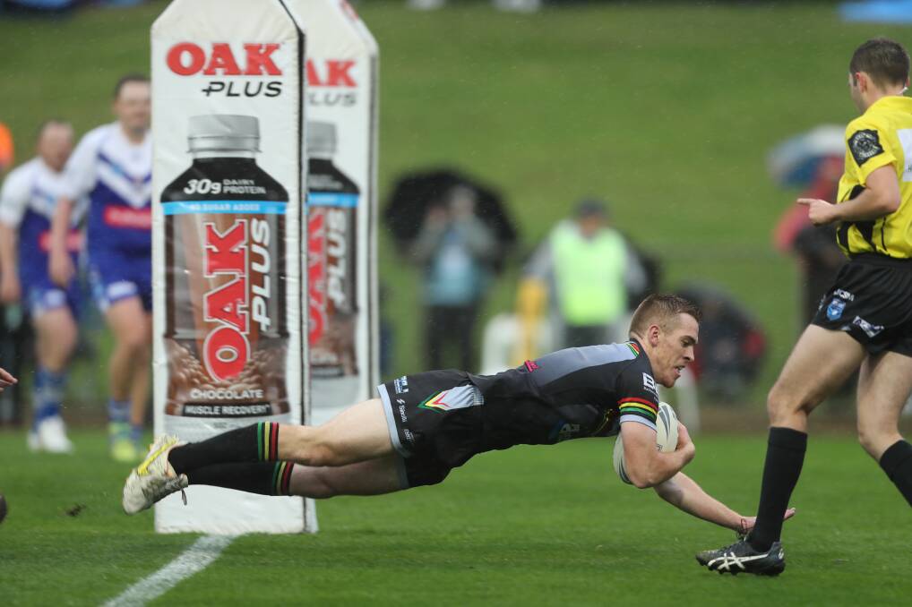 Bathurst Panthers defeat St Pat's 28-20 in the wet at Carrington Park. Pictures by Phil Blatch