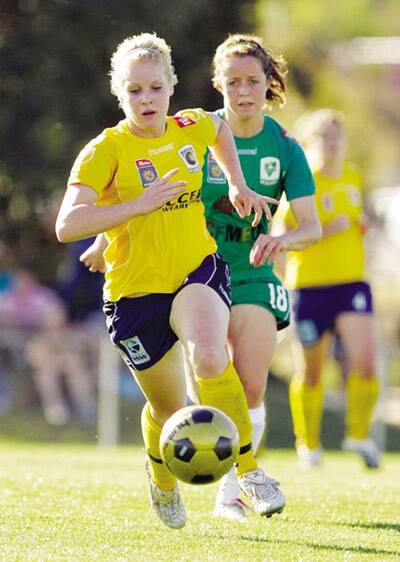 SKIPPING CLEAR: Orange’s Karina Roweth leaves Canberra United’s Lucy Allan in her wake in the Central Coast Mariners’ 2-1 W-League win on Sunday evening.